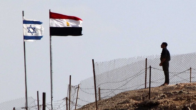 إسرائيل تعيد سياسة "الجدار والبرج" على حدود مصر والأردن