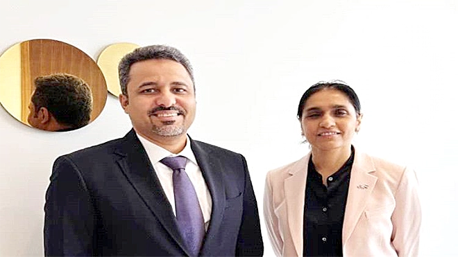 ​محافظ لحج مع السفيرة البريطانية