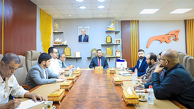 المحافظ شيخ يبحث مع منظمة "كير العالمية" تعزيز مشاريعها بالعاصمة عدن المحافظ شيخ يبحث مع منظمة "كير العالمية" تعزيز مشاريعها بالعاصمة عدن