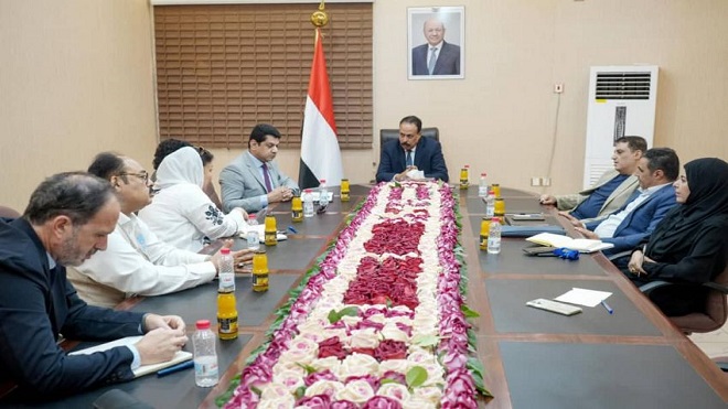 وزير الأشغال يجتمع مع اليونبس لتعزيز مشاريع الطرق