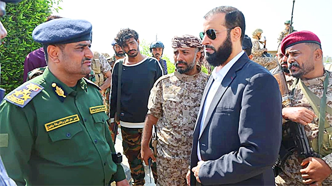 ​محافظ أبين يتفقد النقاط الأمنية ويشدد على رفع الجاهزية والانضباط