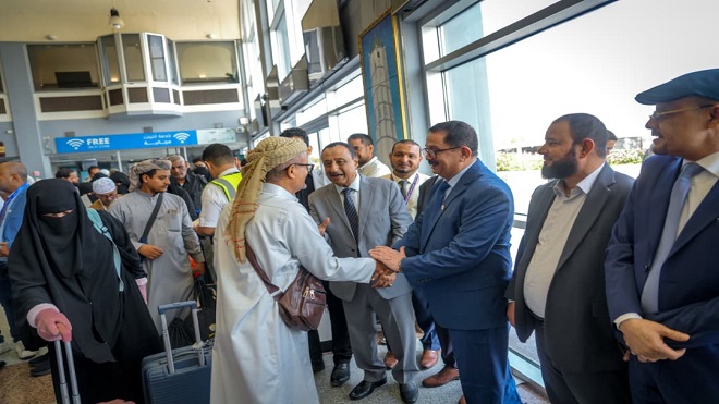 اليمنية والأوقاف تدشنان أولى رحلات الحجاج من مطار عدن