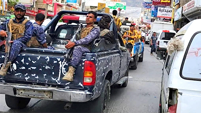 ​حملة أمنية واسعة بتعز لضبط مطلوبين والحد من حمل السلاح