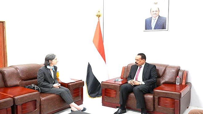 ​وزير الأشغال يبحث مع السفيرة الفرنسية تعزيز الطرق والبنية التحتية