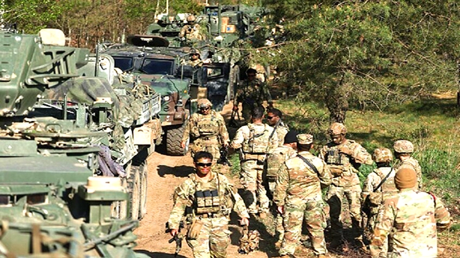 بولندا تتفاوض لزيادة القوات الأمريكية على أراضيها وترحب بنقلها من ألمانيا