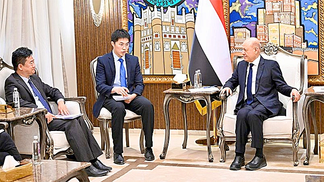 ​رئيس مجلس القيادة: استقرار اليمن مصلحة مباشرة للصين وأمن الطاقة العالمية