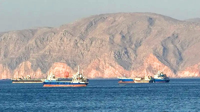 الحرس الثوري: 26 سفينة عبرت هرمز خلال الـ24 ساعة الماضية