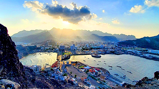 ​تحذر من موجة "إجهاد حراري رطب" خطيرة تهدد سكان عدن