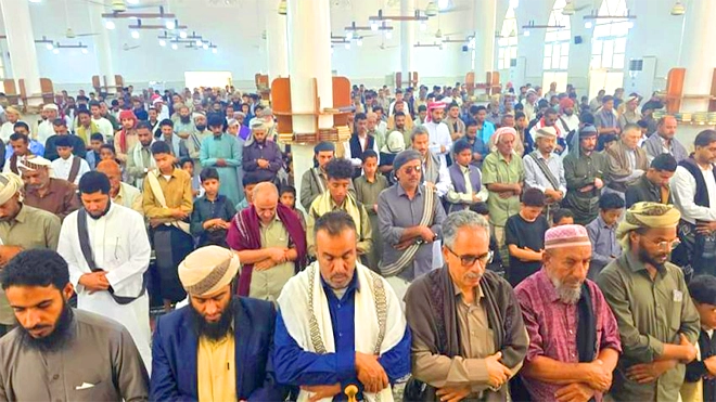 ​حضرموت وشبوة وتعز يقيمون صلاة الغائب على روح الرئيس عبدربه منصور هادي