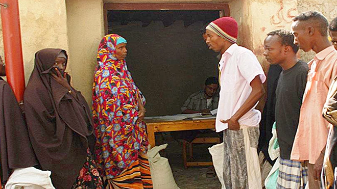 نقص التمويل يهدد حياة 64 ألف لاجئ باليمن