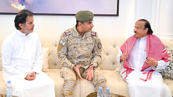 ​قائد القوات المشتركة يقدم واجب العزاء في وفاة الرئيس هادي