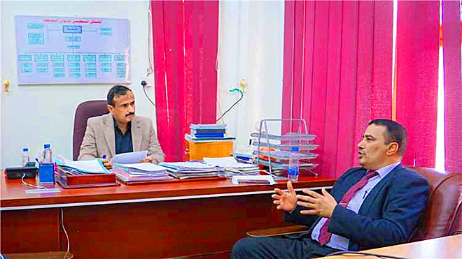 محافظ شبوة يبحث مع هيئة استكشاف النفط خارطة الحقول النفطية الإنتاجية