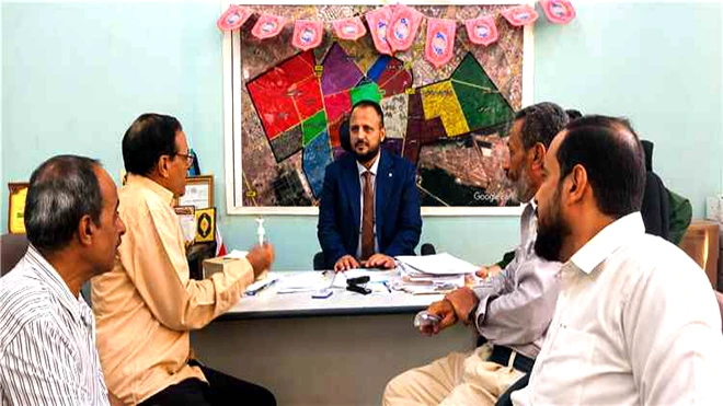 مدير المنصورة يشدد تكثيف الرقابة على المنشآت الصحية