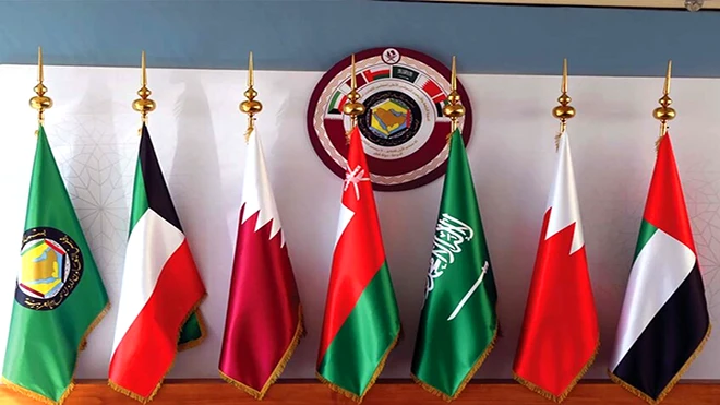 بيان أوروبي خليجي: ندين هجمات إيران على السفن التجارية ونرفض ادعاءات السيادة على هرمز