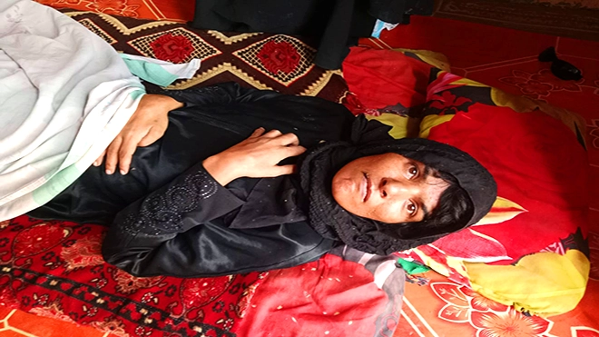 خمسة عشر عامًا طريحة الفراش.. وأسرة فقيرة غير قادرة على علاجها