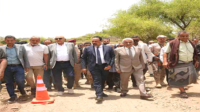 وزير الأشغال يدشن مشروعا لتأهيل طريق النشمة –حوبان قدس