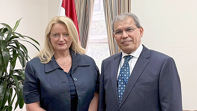 مندوب اليمن الدائم لدى الأمم المتحدة السفير السعدي خلال لقائه المندوبة البريطانية لدى الأمم المتحدة ساره ماكنتوش مندوب اليمن الدائم لدى الأمم المتحدة السفير السعدي خلال لقائه المندوبة البريطانية لدى الأمم المتحدة ساره ماكنتوش