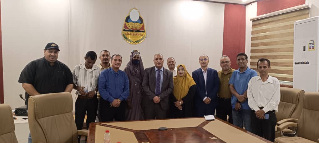 ​وزير التربية يفتح باب الشراكة المجتمعية.. لقاء مباشر مع مجلس آباء وأمهات صيرة