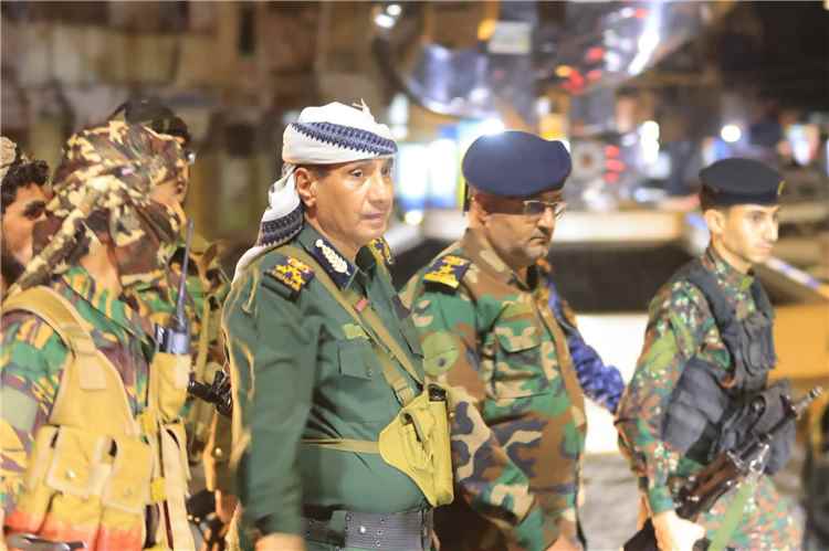 ​مدير شرطة تعز يطلع على مستوى الانتشار الأمني في المدينة