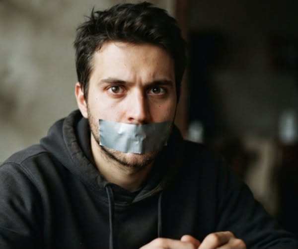 ​الصمت عن الفساد..حين تصبح النجاة ثمنًا للحقيقة