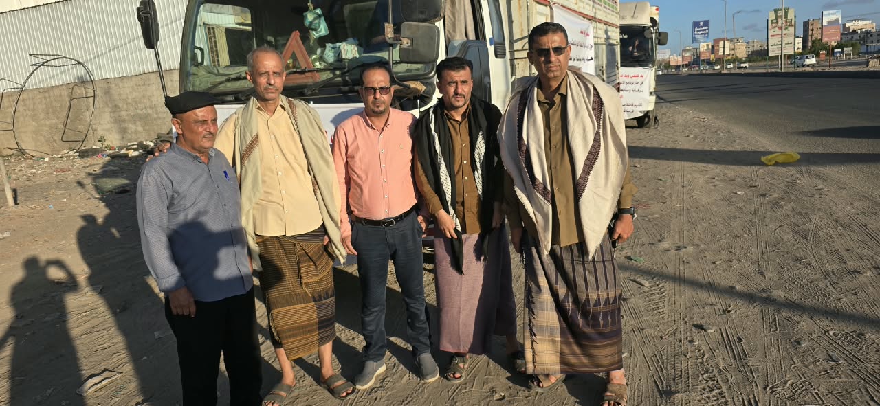 صور لمدير إعلام لحج .. مع عدد من أعضاء لجنة الحشد والإسناد أثناء تنفيذ مهام ميدانية